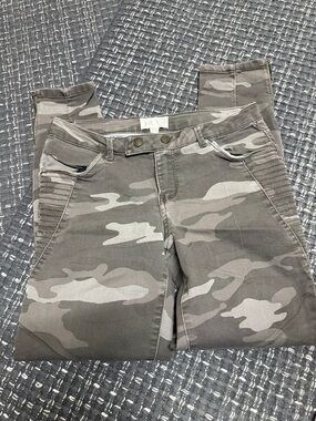 Jolt Gray Button-Front Skinny Jeans